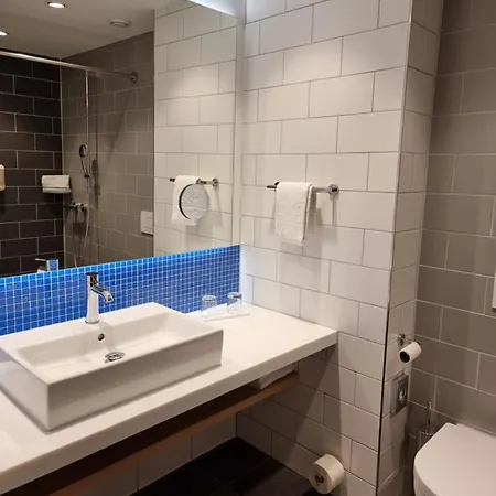 Express - By Ihg Hotel 3*