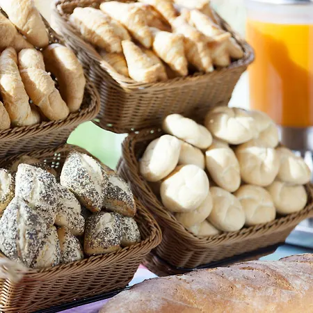 Express - By Ihg Hotel 3*