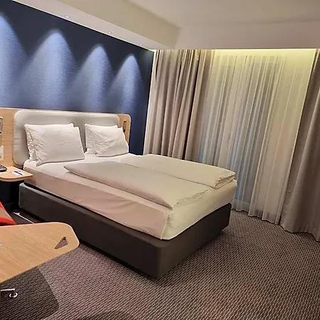 Express - By Ihg 3*