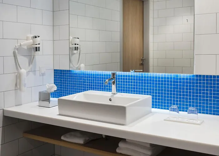 Hotel Express - By Ihg 3*