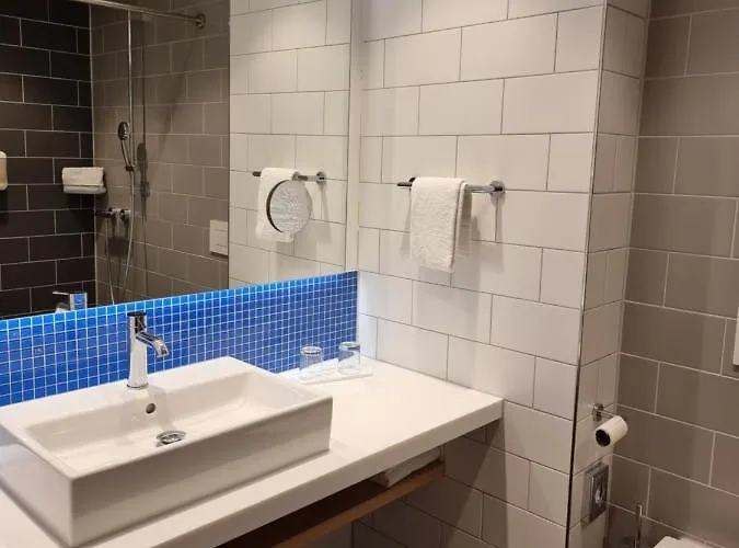 Express - By Ihg Hotel 3*